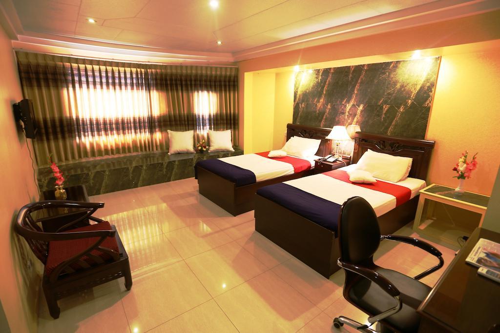 Hotel Eastern House à Dhaka Extérieur photo