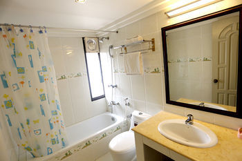Hotel Eastern House à Dhaka Extérieur photo